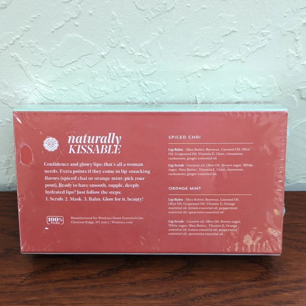 Woolzies Naturally Kissable Lip Scrub and Balm Kit - 2 lip balms & 2 scrubs